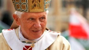 Pope Benedict XVI greets the faithful in Saint Peters Square on the occasion of the Beatification of Pope John Paul II on May 1, 2011 in Vatican City, Rome. foto Jeffrey Bruno